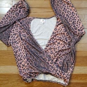 Sundry Pink Leopard Wrap Top size 3/large